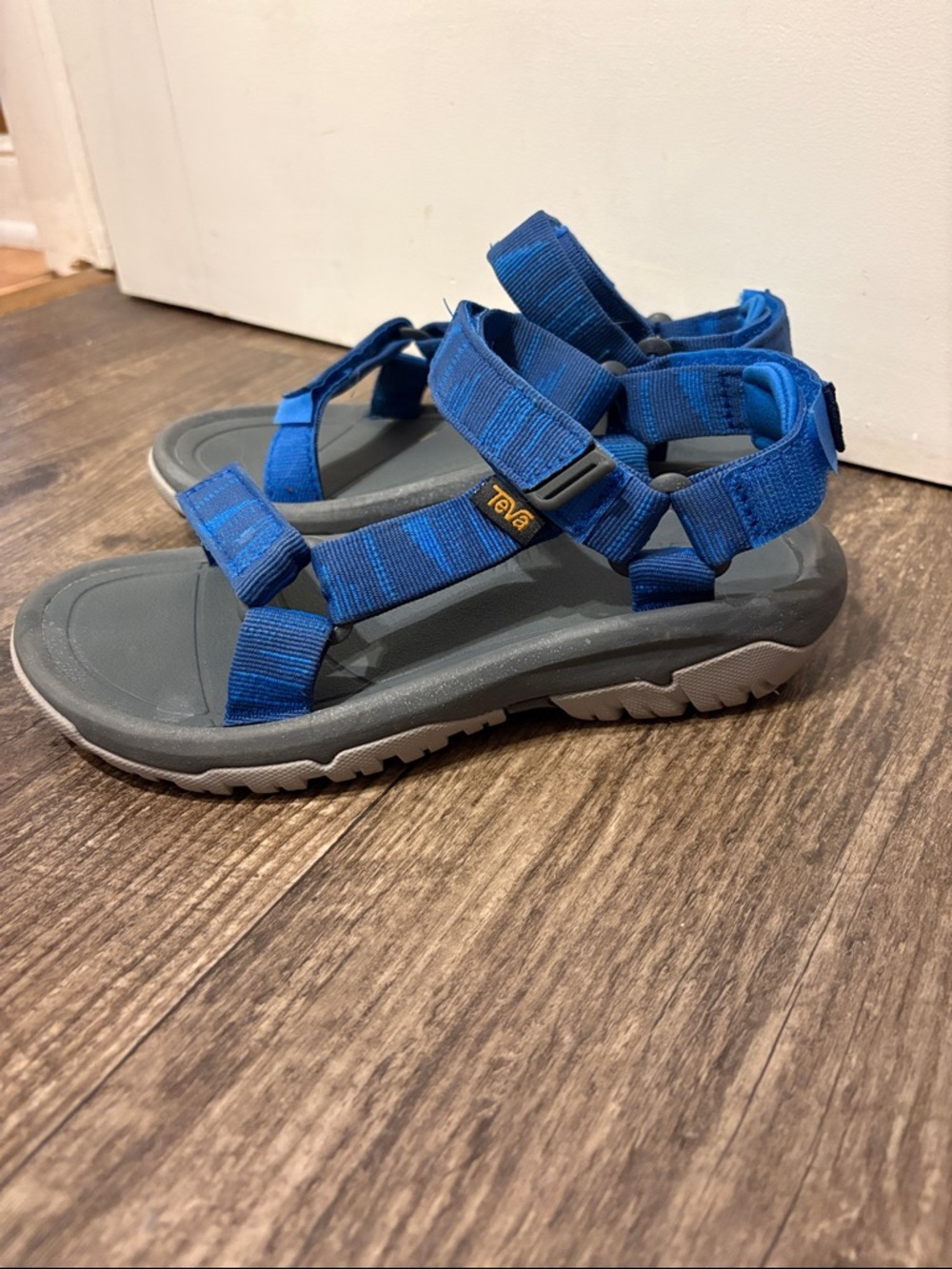 Teva Women's Hurricane XLT2 Sandals size 6